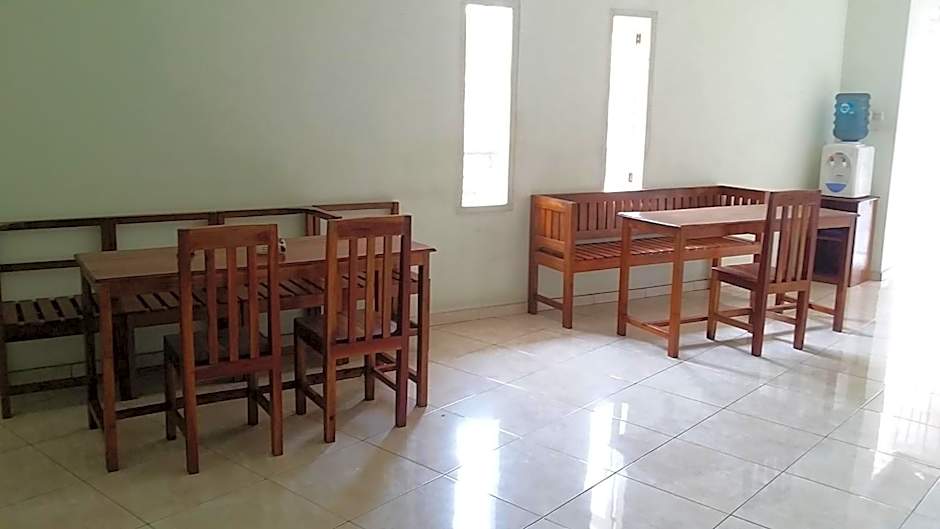 Hotel O Sawang Sana Motel Syariah Near SMAN 1 Sangkapura