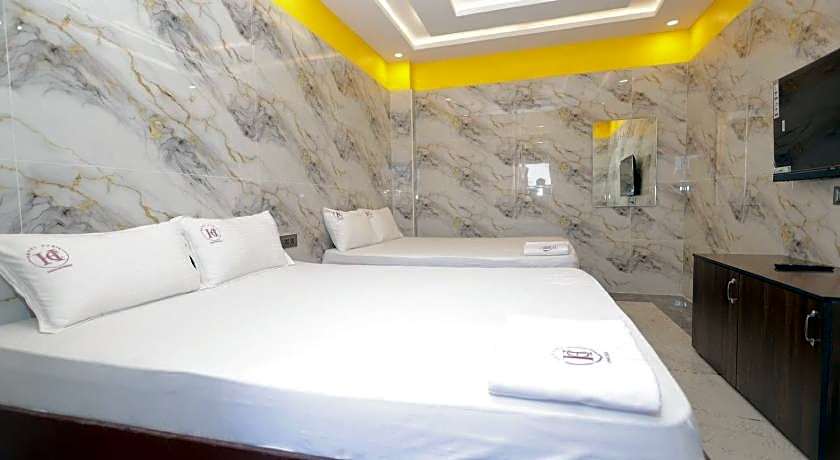 HOTEL CYRIL