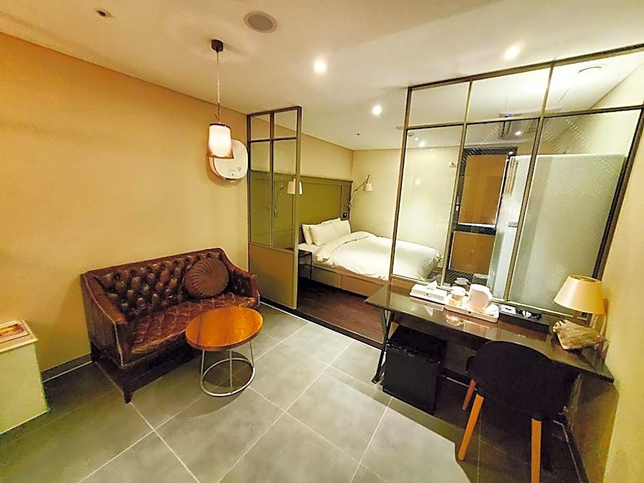 Le Stendal Hotel