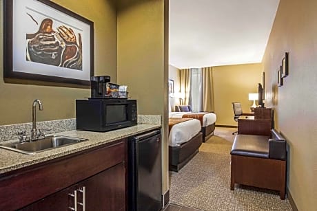 2 QUEEN BEDS NONSMOKING