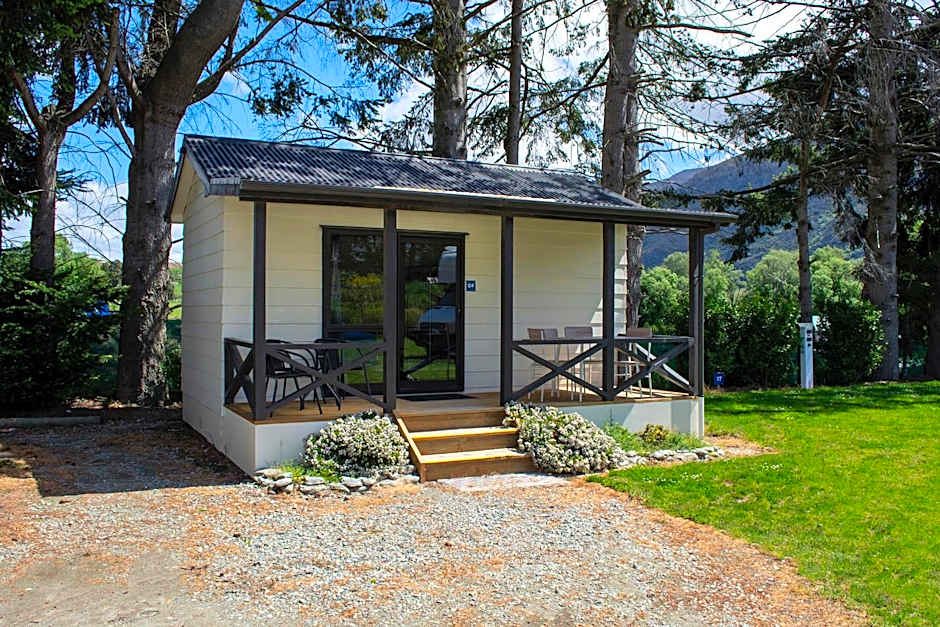 Kingston TOP 10 Holiday Park