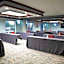 Comfort Suites Outlet Center