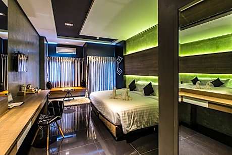 Deluxe Double or Twin Room