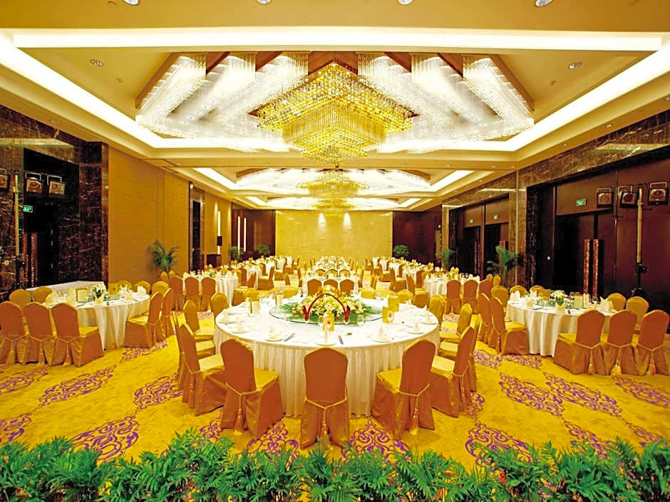 Cenbest Jinling Grand Hotel