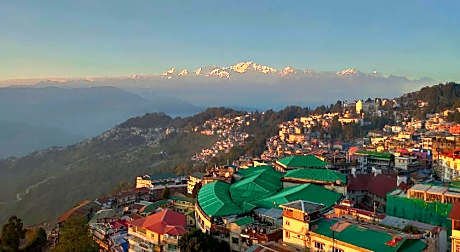 Summit Montana Suites & Spa at Mall