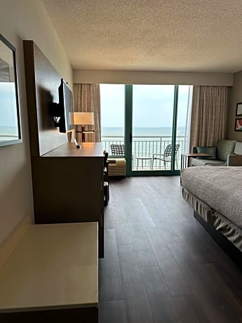 King Room with Sofa Bed and Shower - Oceanfront/Floors 3-5