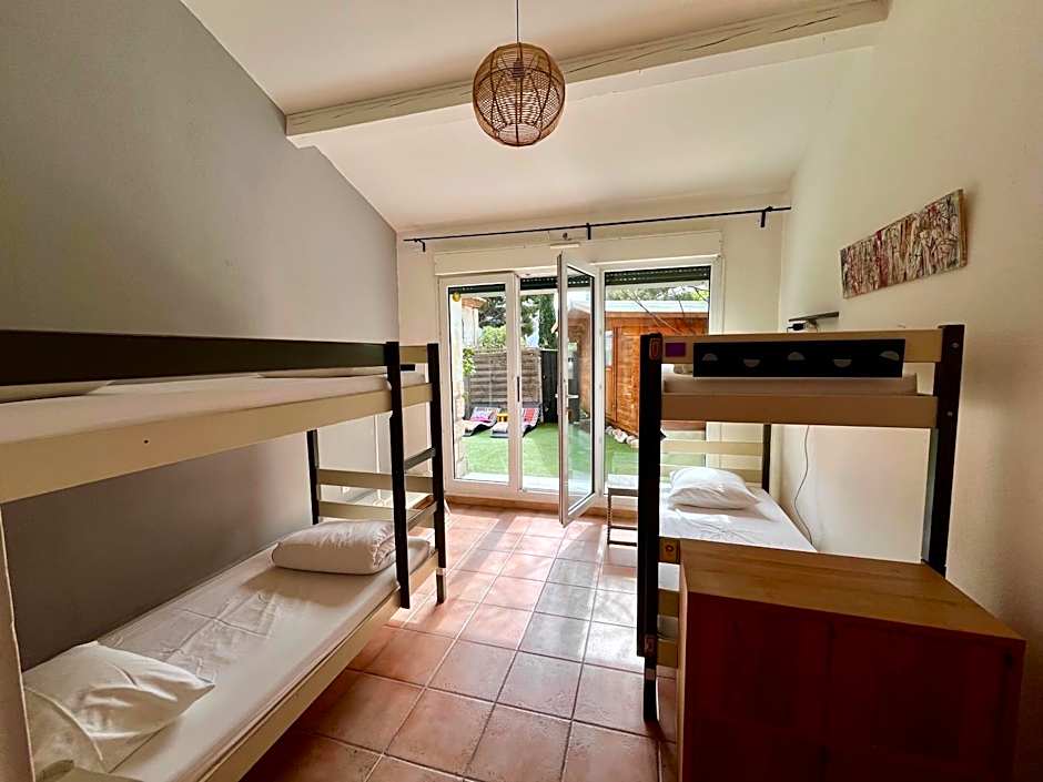 Cassis Hostel