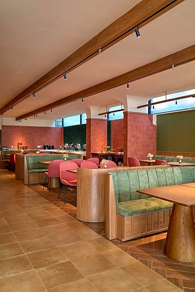 Len Hotel