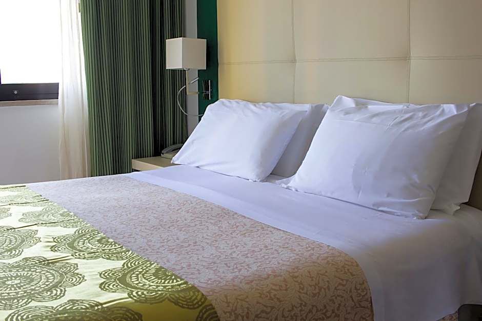 Green Park Hotel