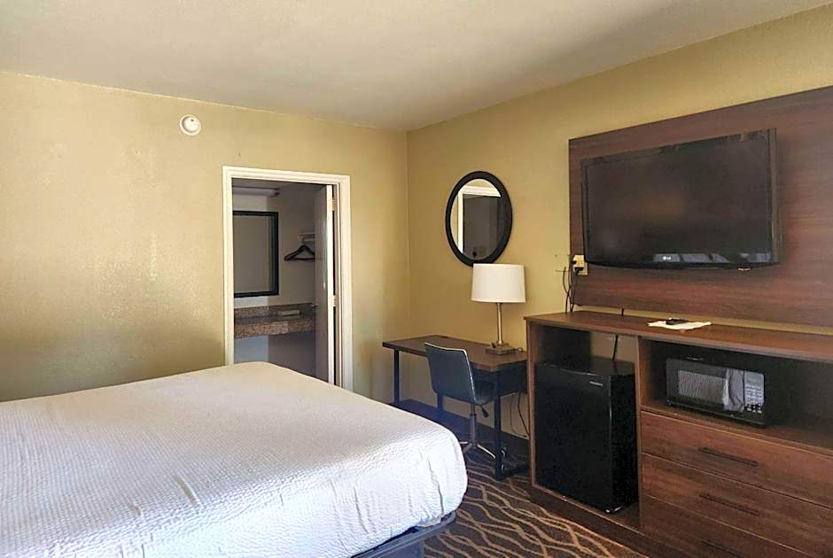 Days Inn by Wyndham Leesville