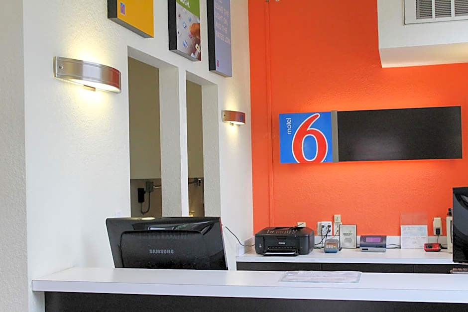 Motel 6-Fort Lupton, CO