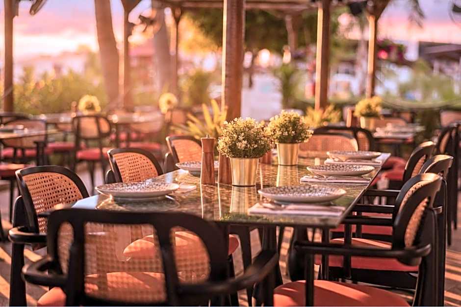 Cavo Maris Beach Hotel