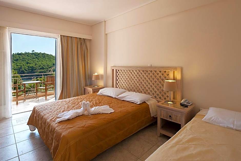 Alonissos Beach Bungalows And Suites Hotel