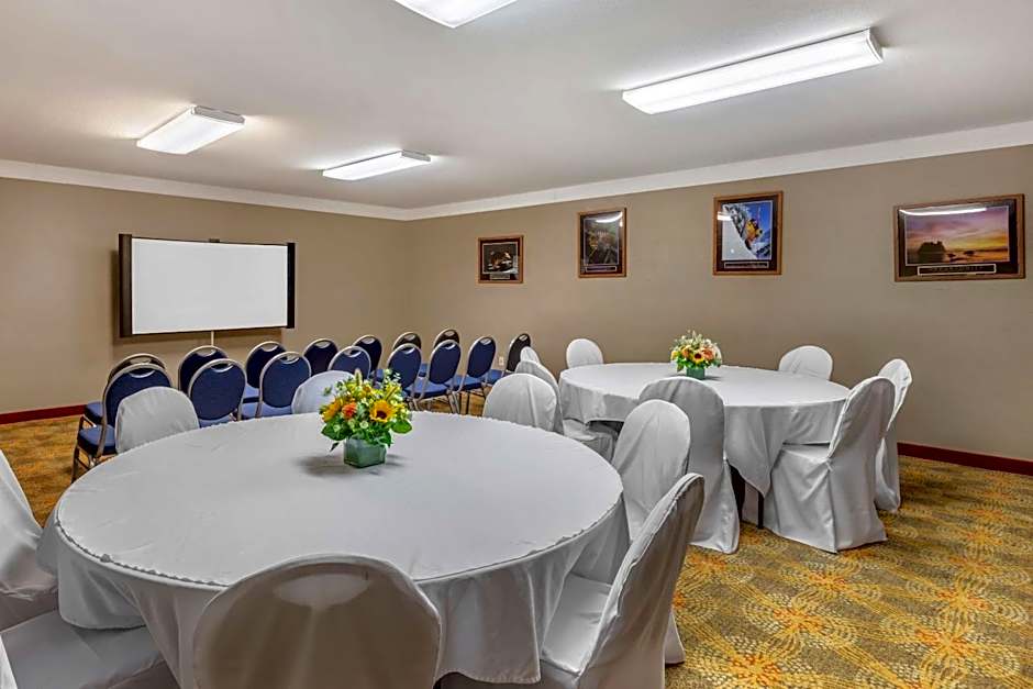 Comfort Suites Visalia