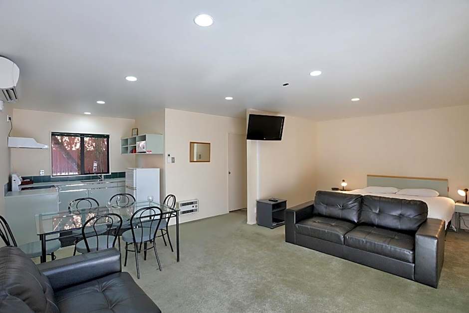 Pavilion Motel & Conference Centre