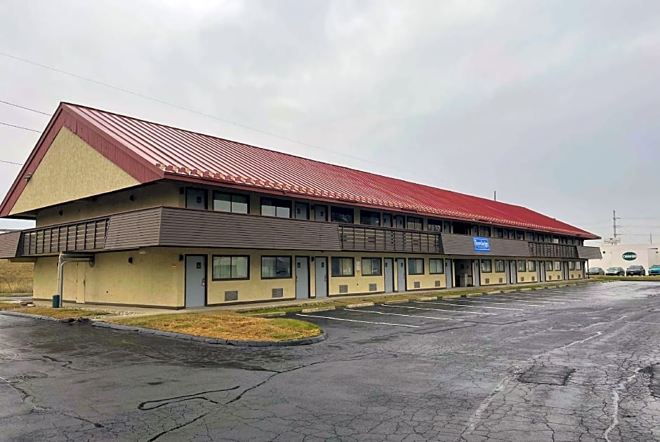 Travelodge by Wyndham Holland/Toledo – Holland, OH