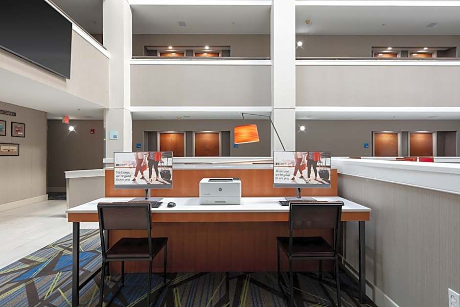 Holiday Inn Express & Suites Milton East I-10 By IHG