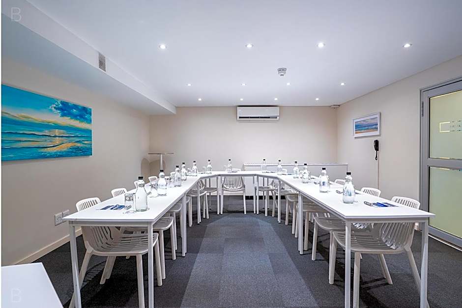 Lagoon Beach Hotel Apartments