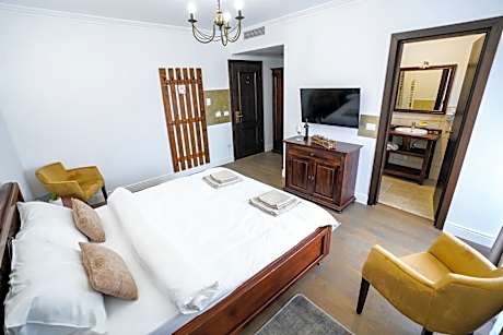 Deluxe Double Room with Spa Access