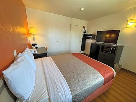 2 FULL BEDS | SUITE, NSMK, MICFRIDGE