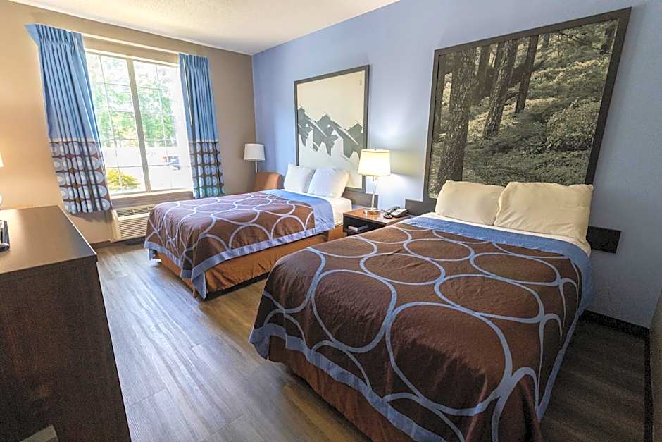 Super 8 by Wyndham Smithfield-Selma