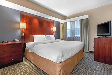 Two-Bedroom King Suite