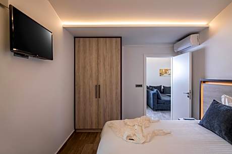 Deluxe One-Bedroom Apartment with Jetted Tub