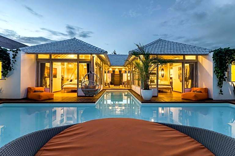 Mundaka Villa by Hombali