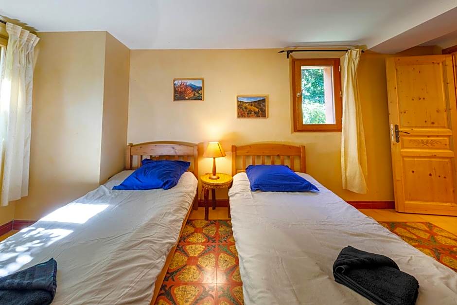 Eco-hôtel et Yourtes du Mercantour