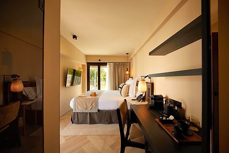 Belle Marivent Mediterranean Petit Hotel