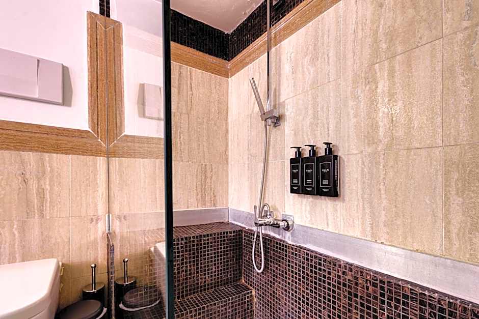 Piazza Farnese Luxury Suites