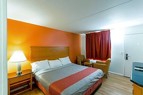 King Room - Non-Smoking