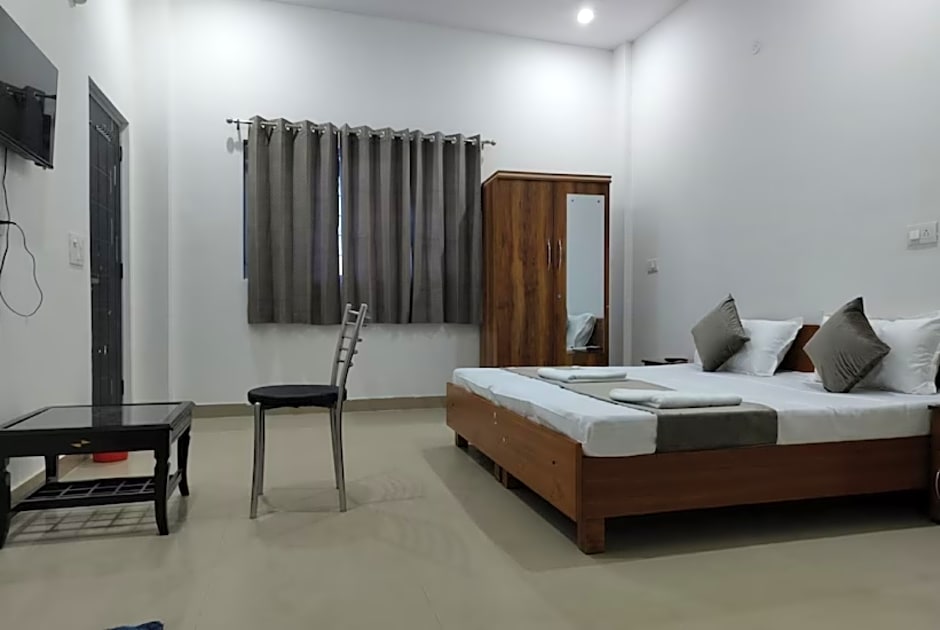 Goroomgo Komfy Stayz Dehradun