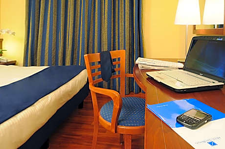 Superior Room with 1 Double Bed