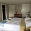 Lake Shore Farm Inn
