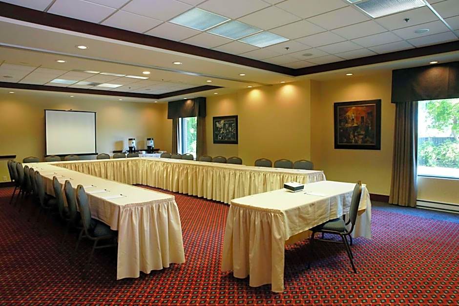 Hampton Inn & Suites by Hilton Laval