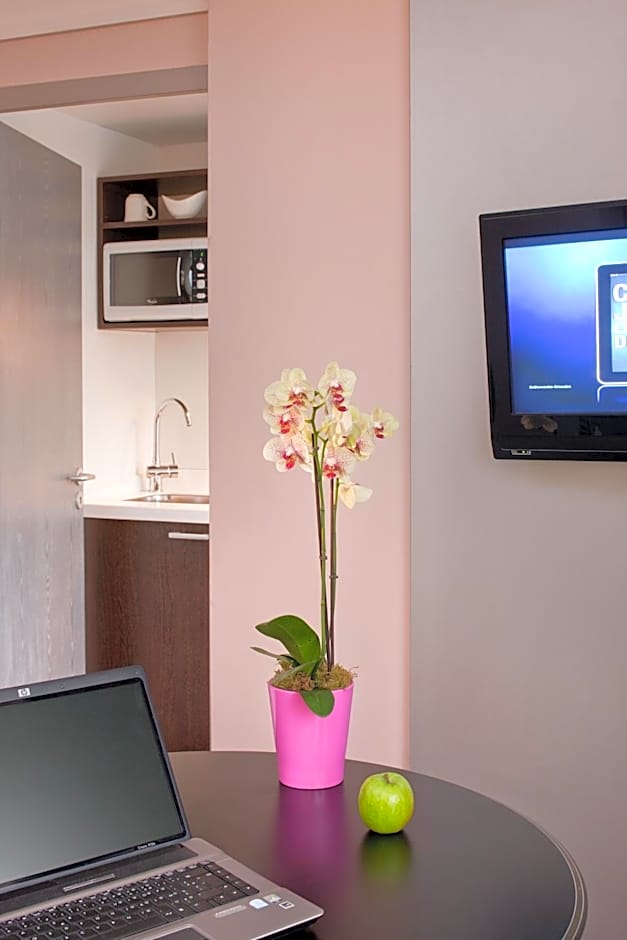 Residence Mercure Paris La Defense Grande Arche