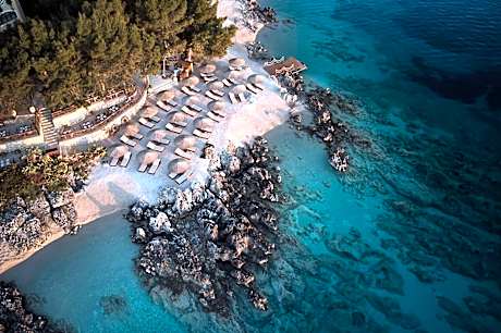 Nobelos Seaside Lodge