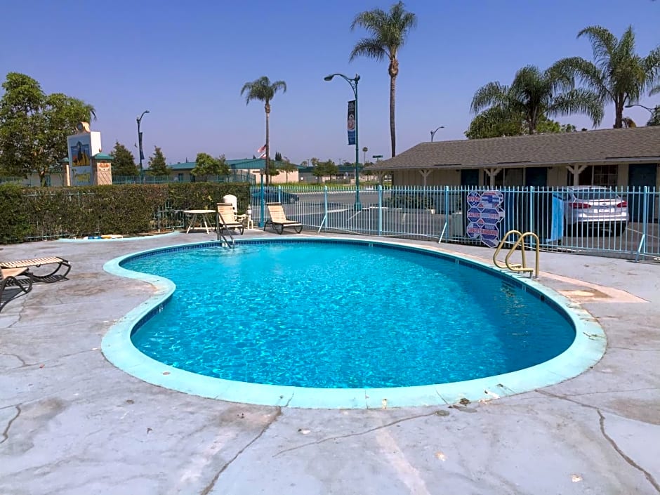 Frontier Motel