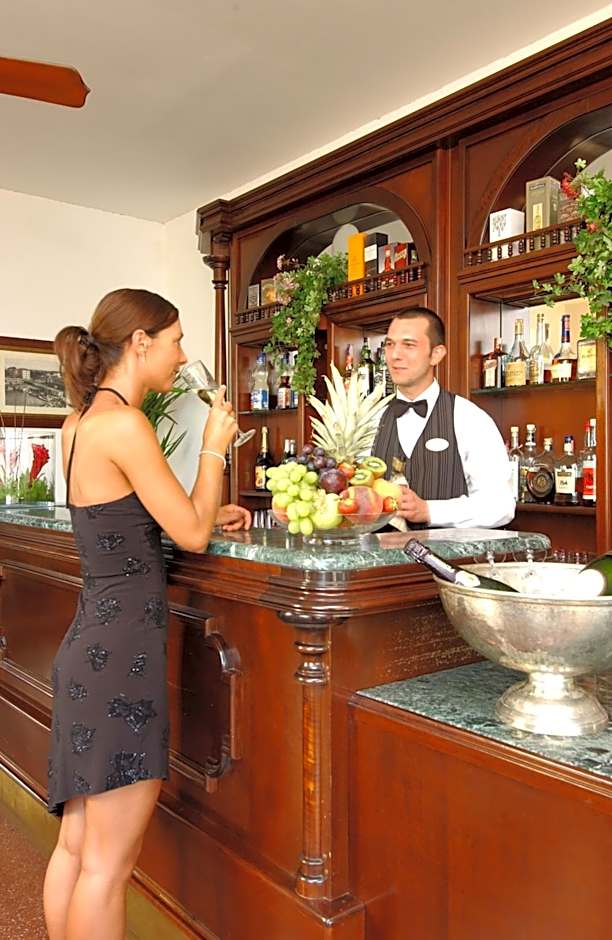 Hotel Milano Helvetia - in centro con piscina