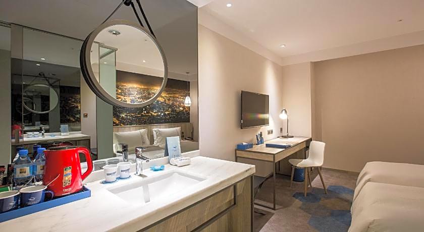 Airline Inn - Kaohsiung Station 