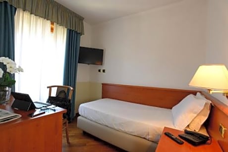 Single Room with Spa Access