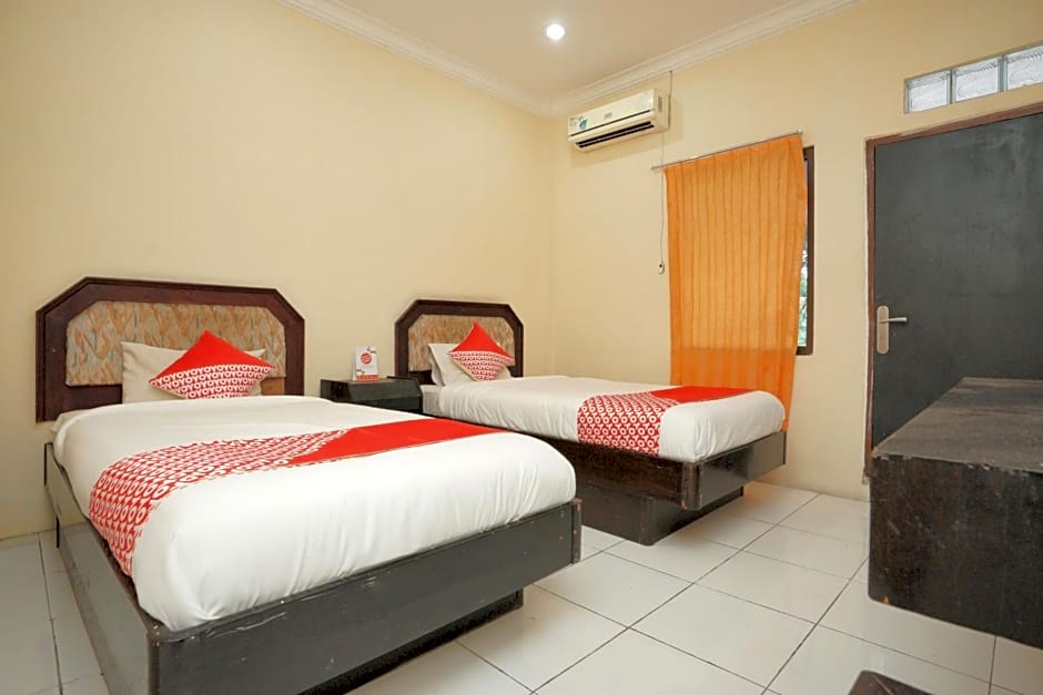 OYO 2003 Female Guest House