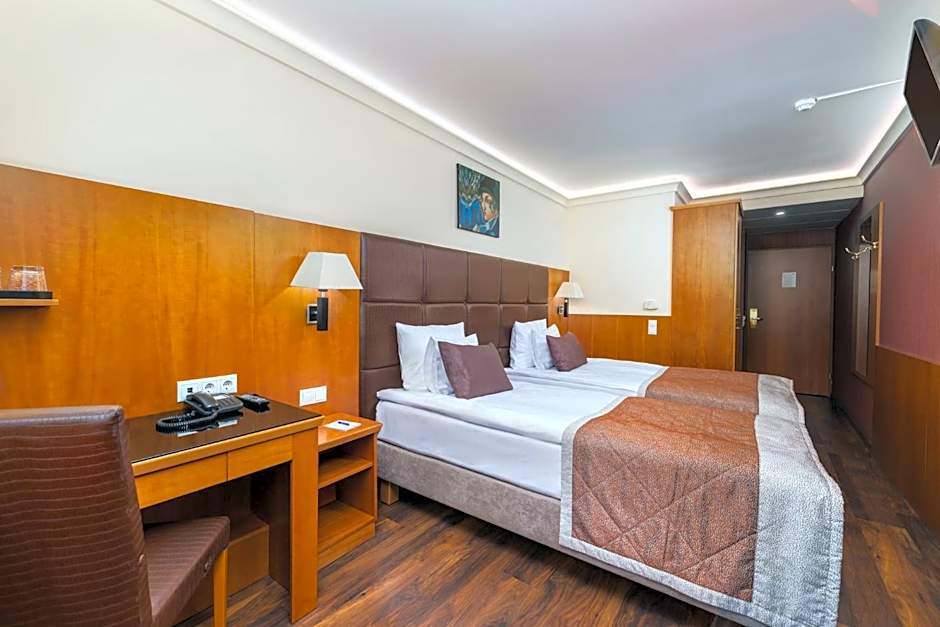 Carlton Hotel Buda Castle