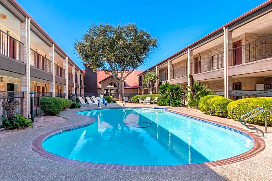 SureStay Plus by Best Western San Antonio Fiesta Inn