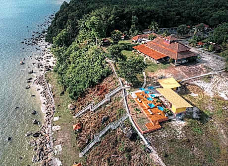 Golden Cliff Beach Resort