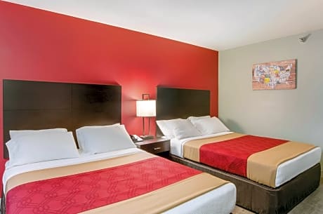 2 Queen Beds, Smoking