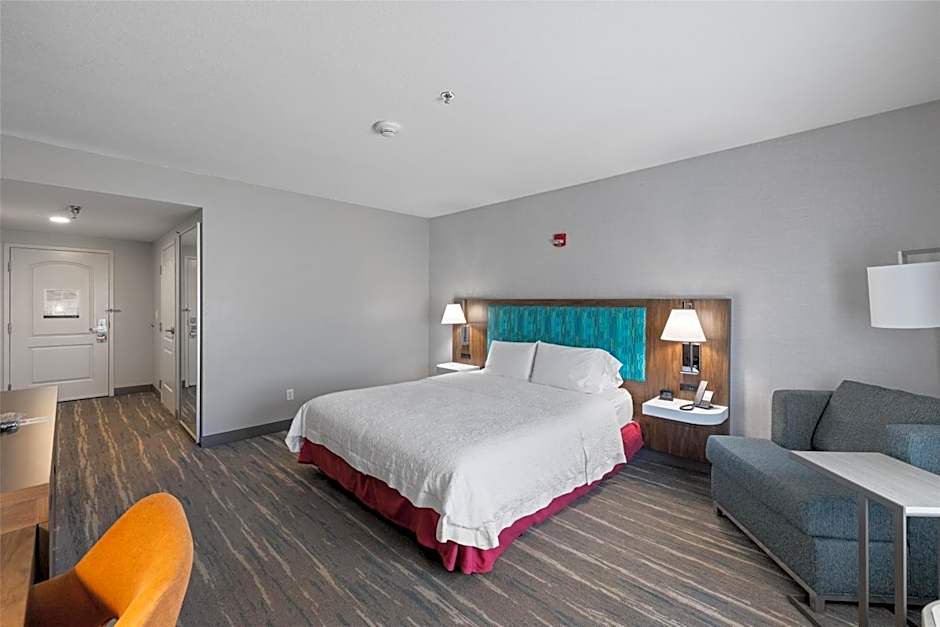 Hampton Inn By Hilton And Suites Madera