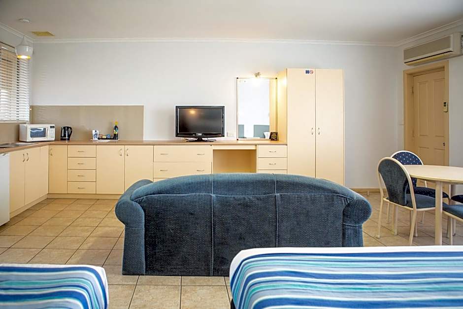 Lakeview Motel & Apartments