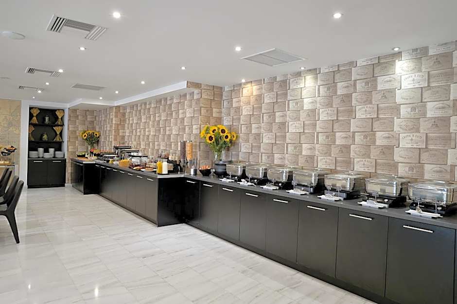 Athenaeum Grand Hotel